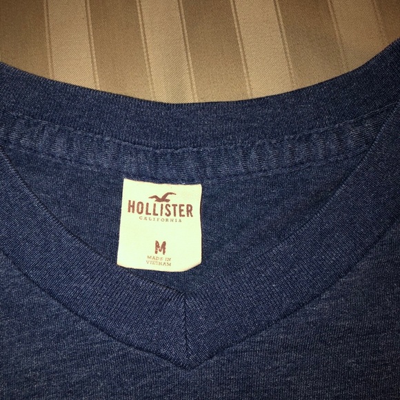 Hollister V-Neck Navy T-Shirt Medium - Picture 4 of 4